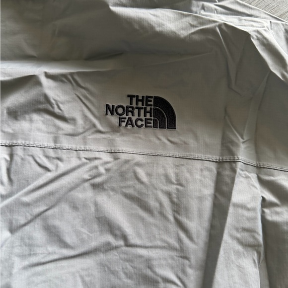 The North Face Light Gray Windbreaker Jacket - Picture 6 of 7